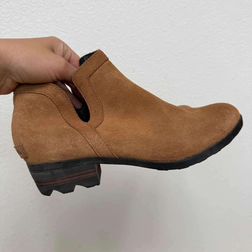 Sorel Lolla Cutout Ankle Boots Tan Suede Size 9.5